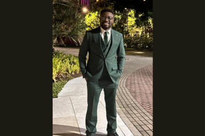 Oluwatosin Tolulope Ajidahun mostra como o acompanhamento adequado auxilia mulheres com endometriose a engravidar.