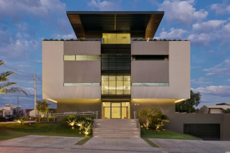 Rodrigo Gonçalves Pimentel analisa se a recuperação judicial representa um desgaste ou uma oportunidade de fortalecimento da reputação empresarial.