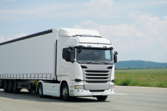 Planejamento estratégico para mudanças comerciais: descubra como a Avantec Transportes se prepara para novos desafios do mercado.