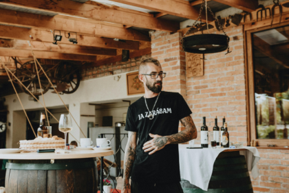 Leonardo Rocha de Almeida Abreu apresenta a Toscana, onde vinhedos unem tradição, sabores e cenários únicos.