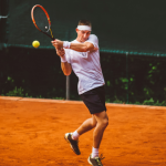 Teciomar Abila explica como o treinamento de elite prepara tenistas para os maiores desafios.