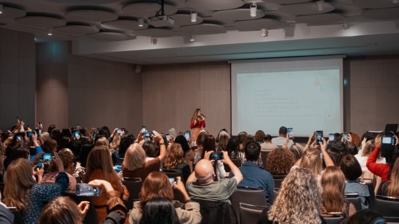 Non Stop acompanha Pamela Magalhães em jornada de autoconhecimento no coração de Gramado.