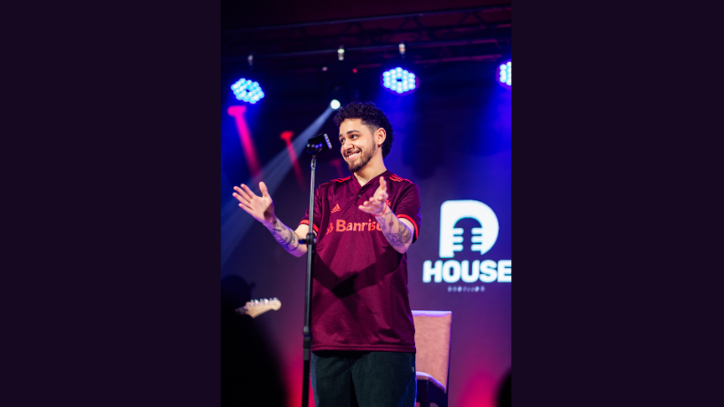 Com 74 cidades na bagagem, Gio Lisboa fecha sua agenda anual em Erechim pela Non Stop (Créditos: Clara Lins)