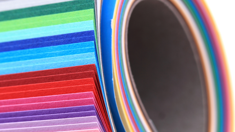 No contexto industrial, Elias Assum Sabbag Junior analisa como o plástico corrugado atende exigências técnicas de proteção, logística e durabilidade.