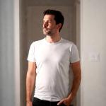 Antes de assinar qualquer proposta, é fundamental analisar as regras de condomínio com atenção, orienta Francisco Lucena Imóveis.